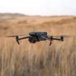 Explora el DJI Mavic 3 Pro, el dron con triple cámara que redefine la calidad de imagen y versatilidad en la fotografía aérea. Descubre más en nuestro blog